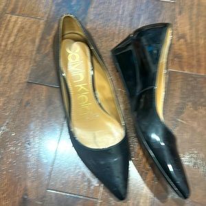 Calvin Klein point toe wedge-